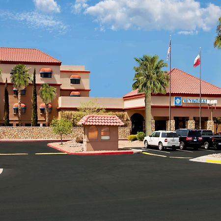 Wyndham El Paso Airport And Water Park Hotel Exterior photo