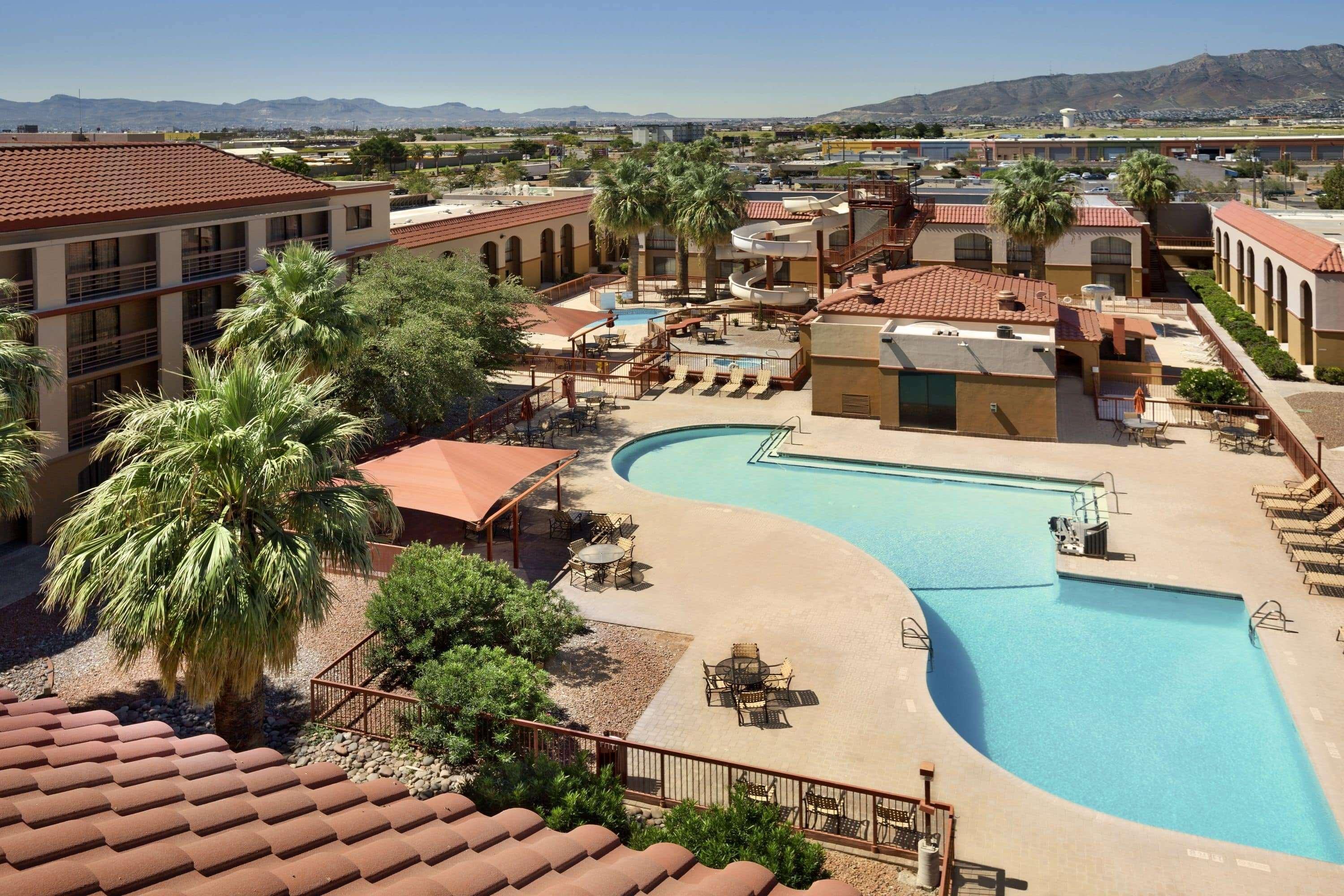 Wyndham El Paso Airport And Water Park Hotel Exterior photo