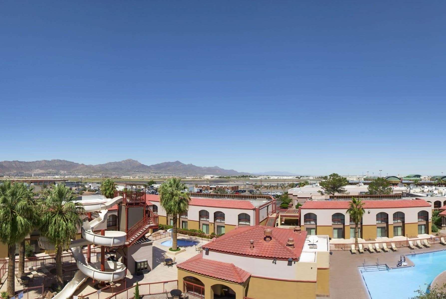 Wyndham El Paso Airport And Water Park Hotel Exterior photo